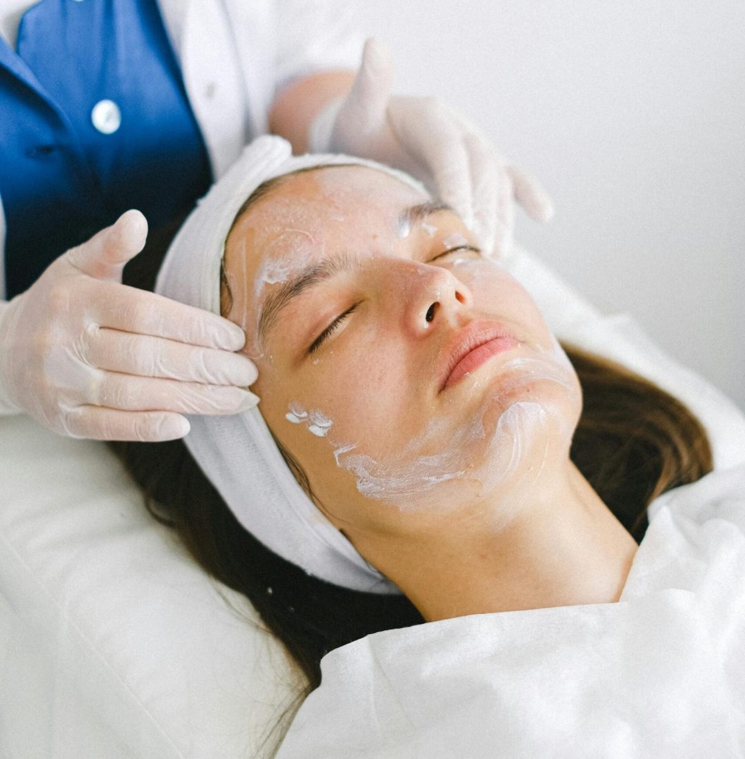 Deep-Cleaning-Facial-scaled.jpg